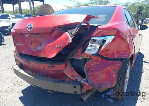 2014 Toyota Corolla Le/Le Plus/Le Premium z USA, uszkodzony, nr VIN 5YFBURHE1EP071528